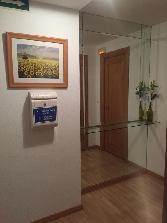 Pension Oasis Zamora Exteriör bild