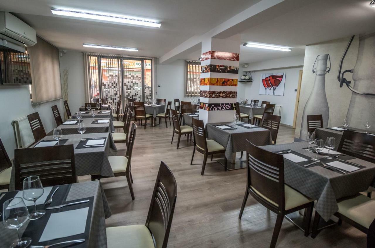 Pension Oasis Zamora Exteriör bild