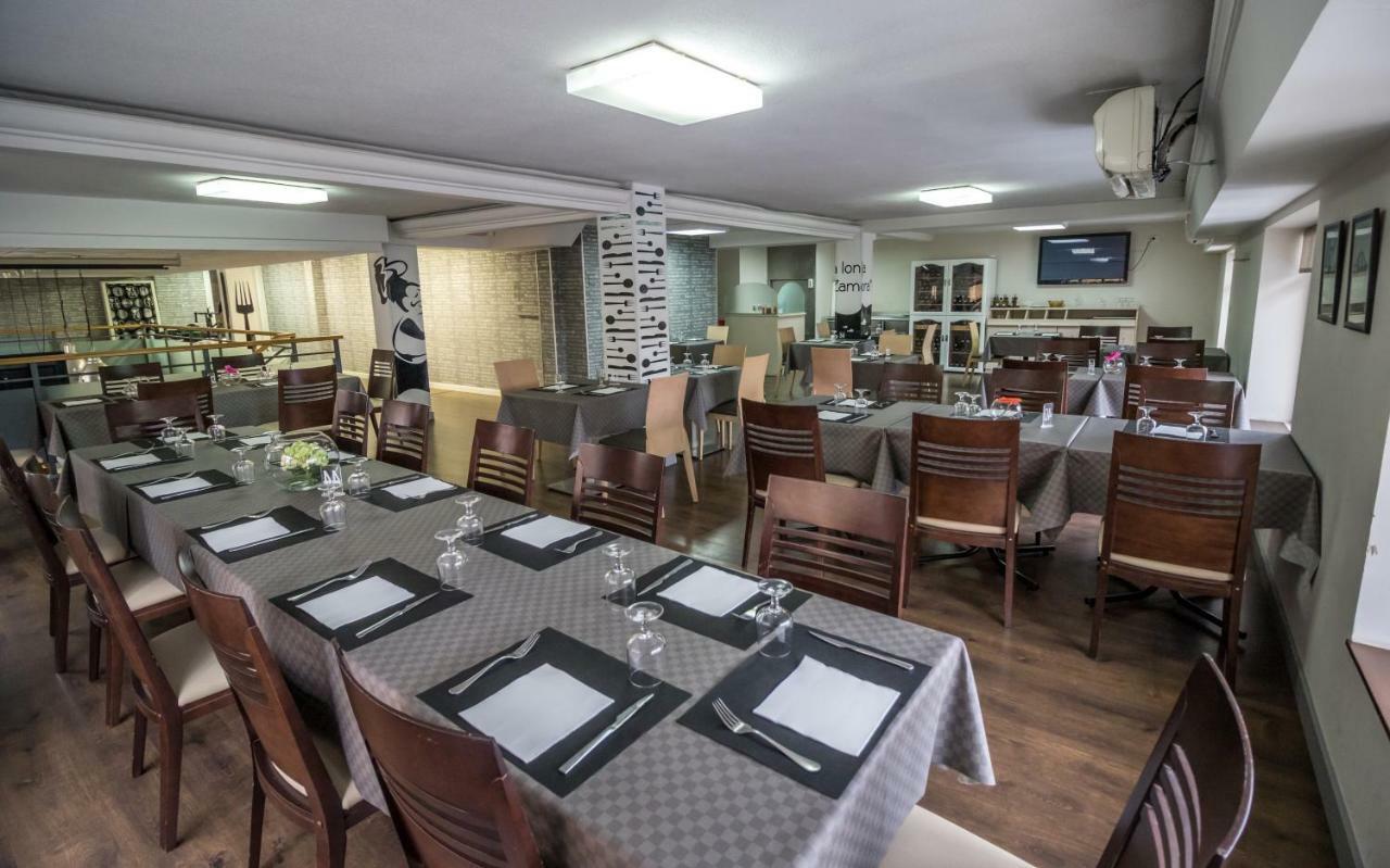 Pension Oasis Zamora Exteriör bild
